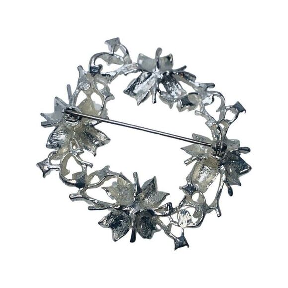 Vtg Icy Rhinestone Silver Flower Wreath Brooch 2" Pin GrannyCore Cottagecore - Picture 4 of 9
